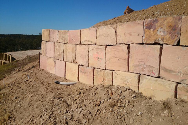 B-Grade Sandstone Retaining Wall on the Gold Coast